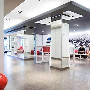 Novotel Center **** Монреаль