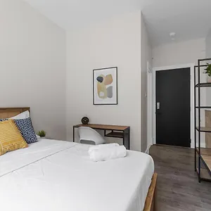 Hotel Le & Stone